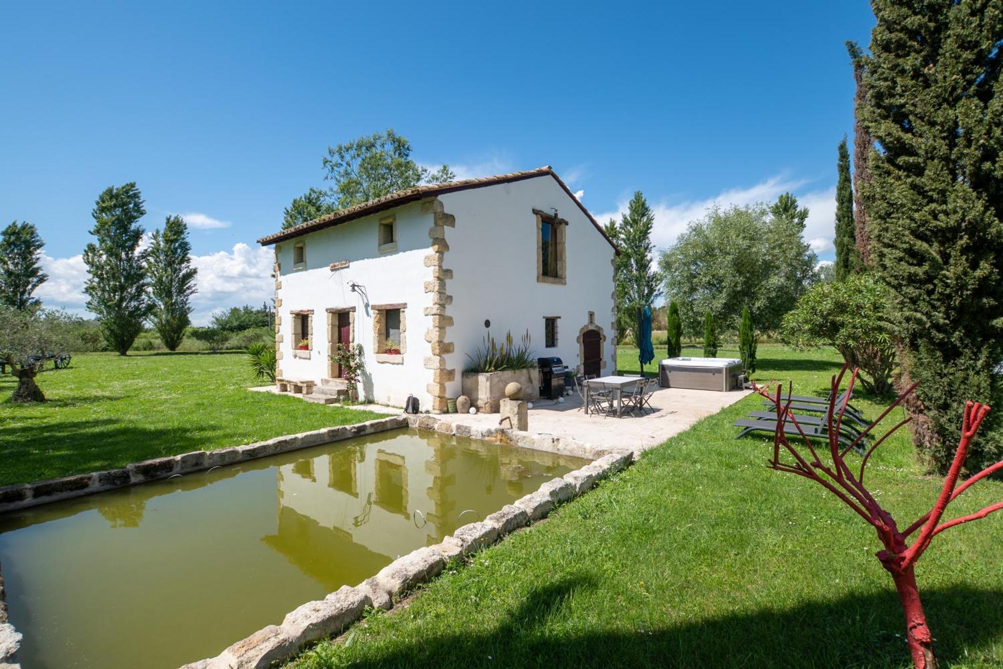 圣吉尔Mas Des Eaux Claires Arles Camargue别墅 外观 照片
